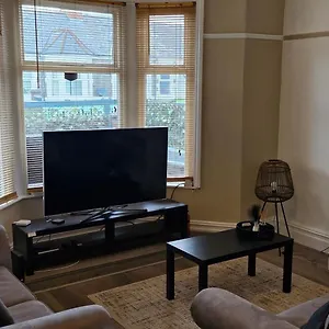 Three Bedroom With Roof Terrace Near Centre , Cardiff United Kingdom